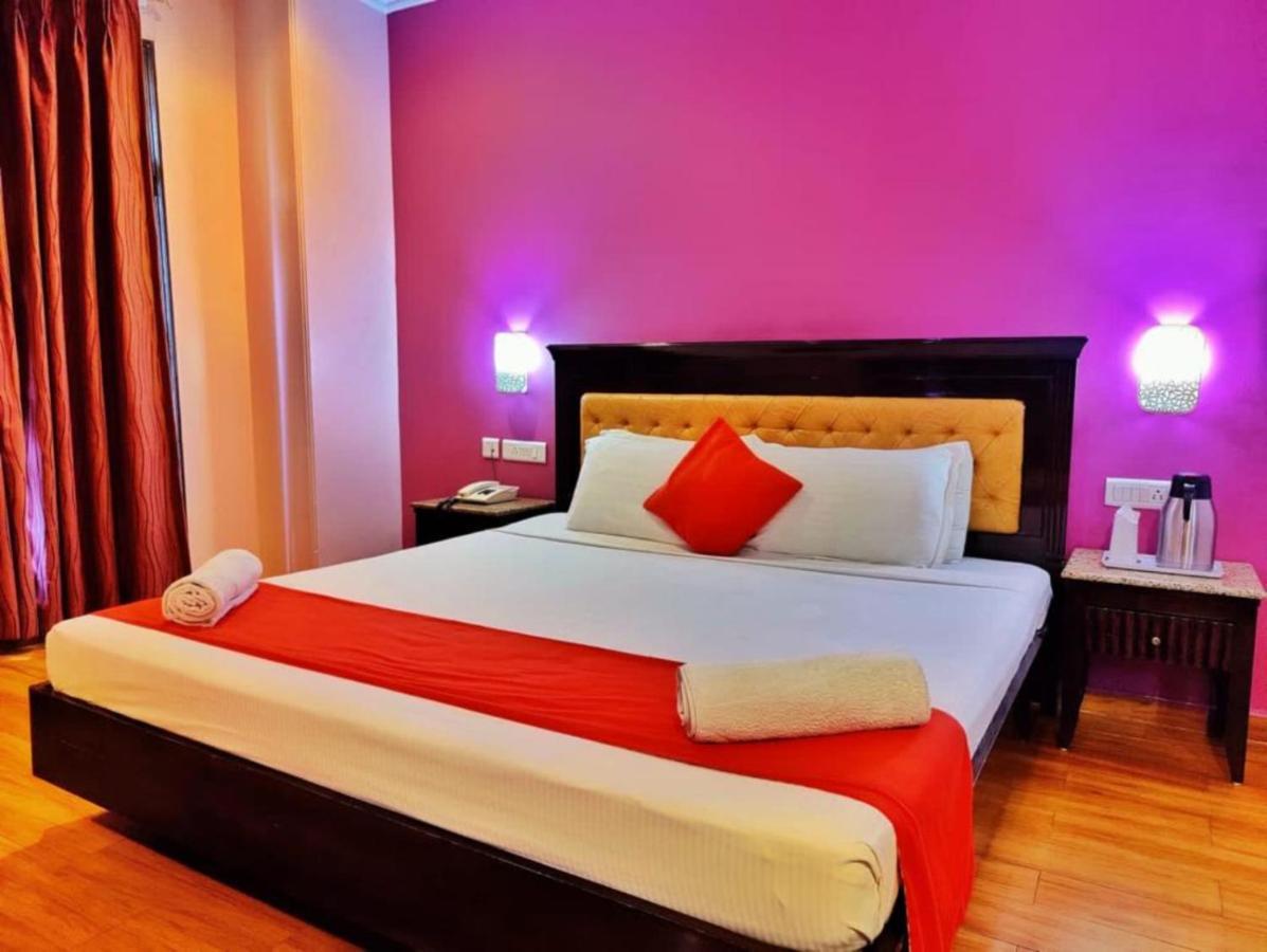 Hotel Marc Σίμλα Εξωτερικό φωτογραφία