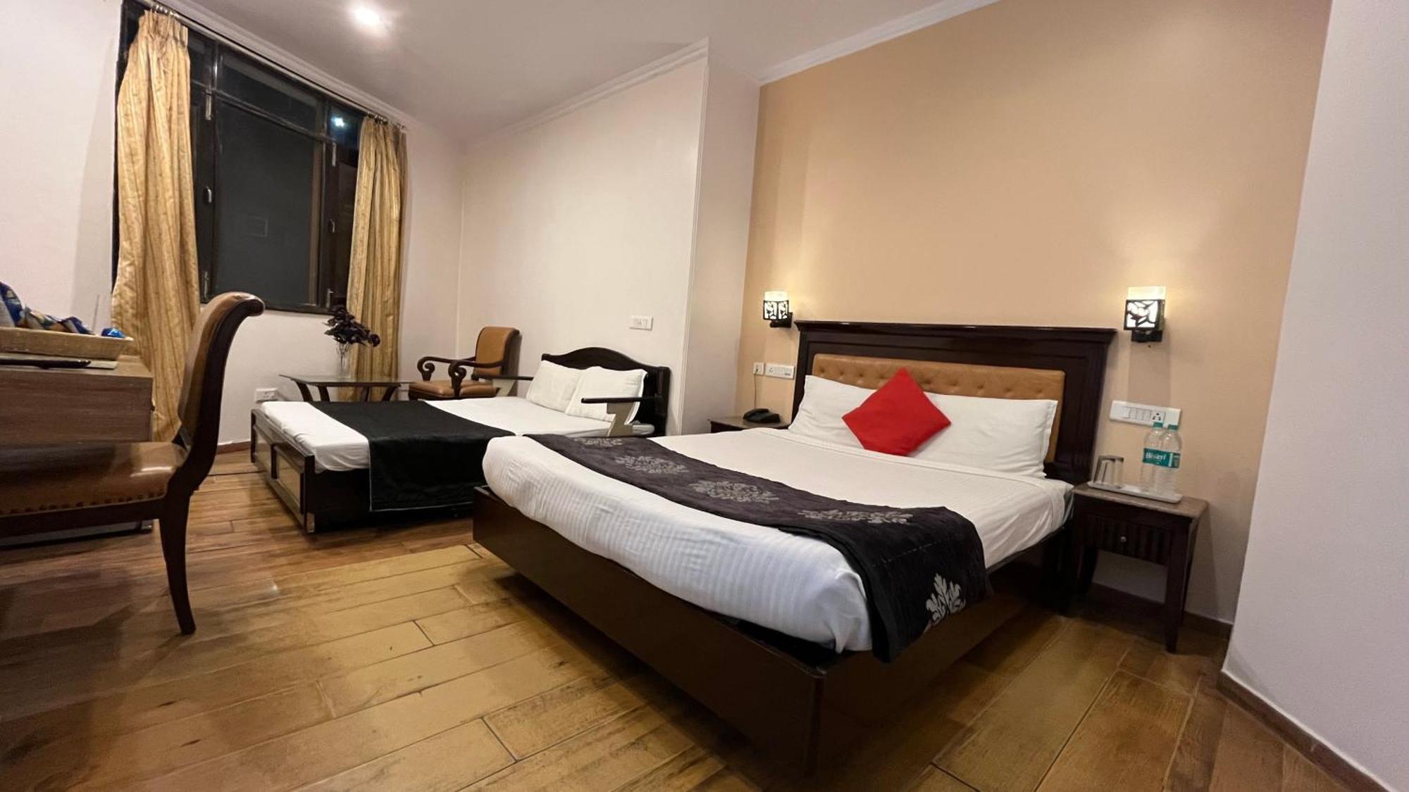 Hotel Marc Σίμλα Εξωτερικό φωτογραφία